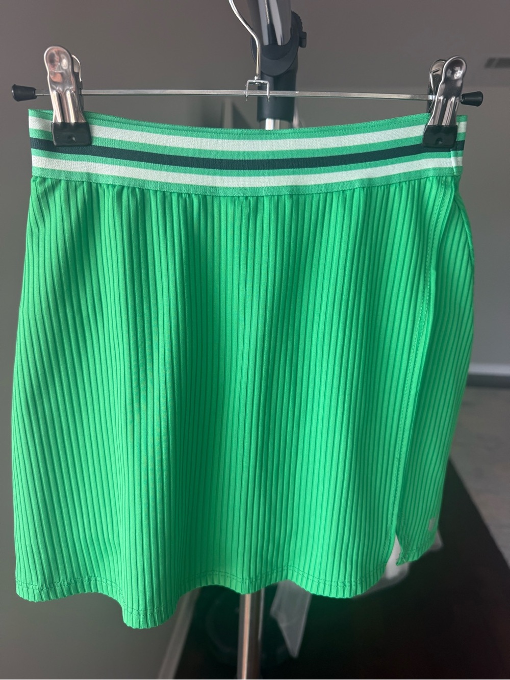 EleVen by Venus Williams XS Green Pleated Tennis Skirt Skort Striped Waist